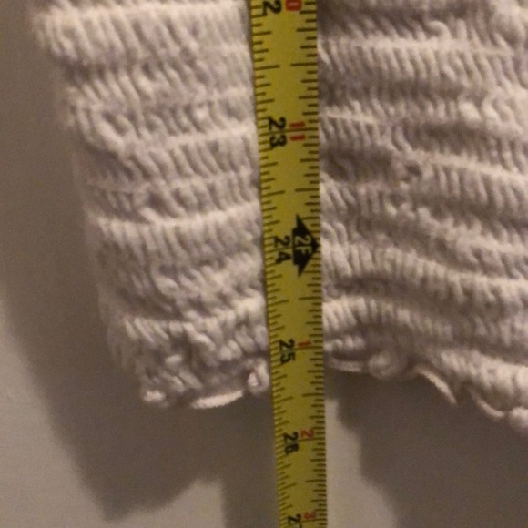 🛍 White Top 🤍 - Picture 3 of 4